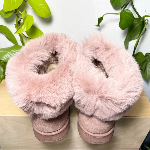 NWT 7.5, light pink fuzzy fur booties - Picture 4 of 9